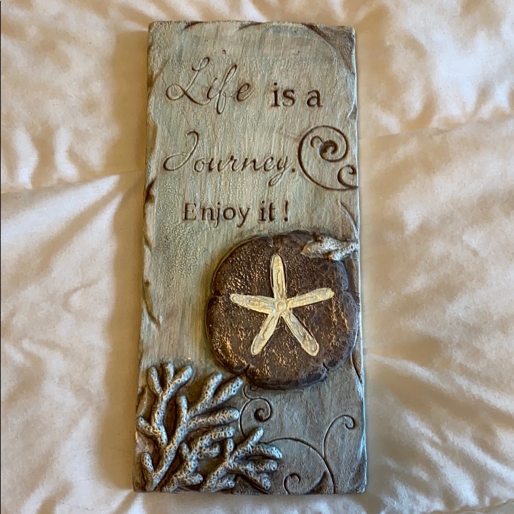 Wall hanging decoration